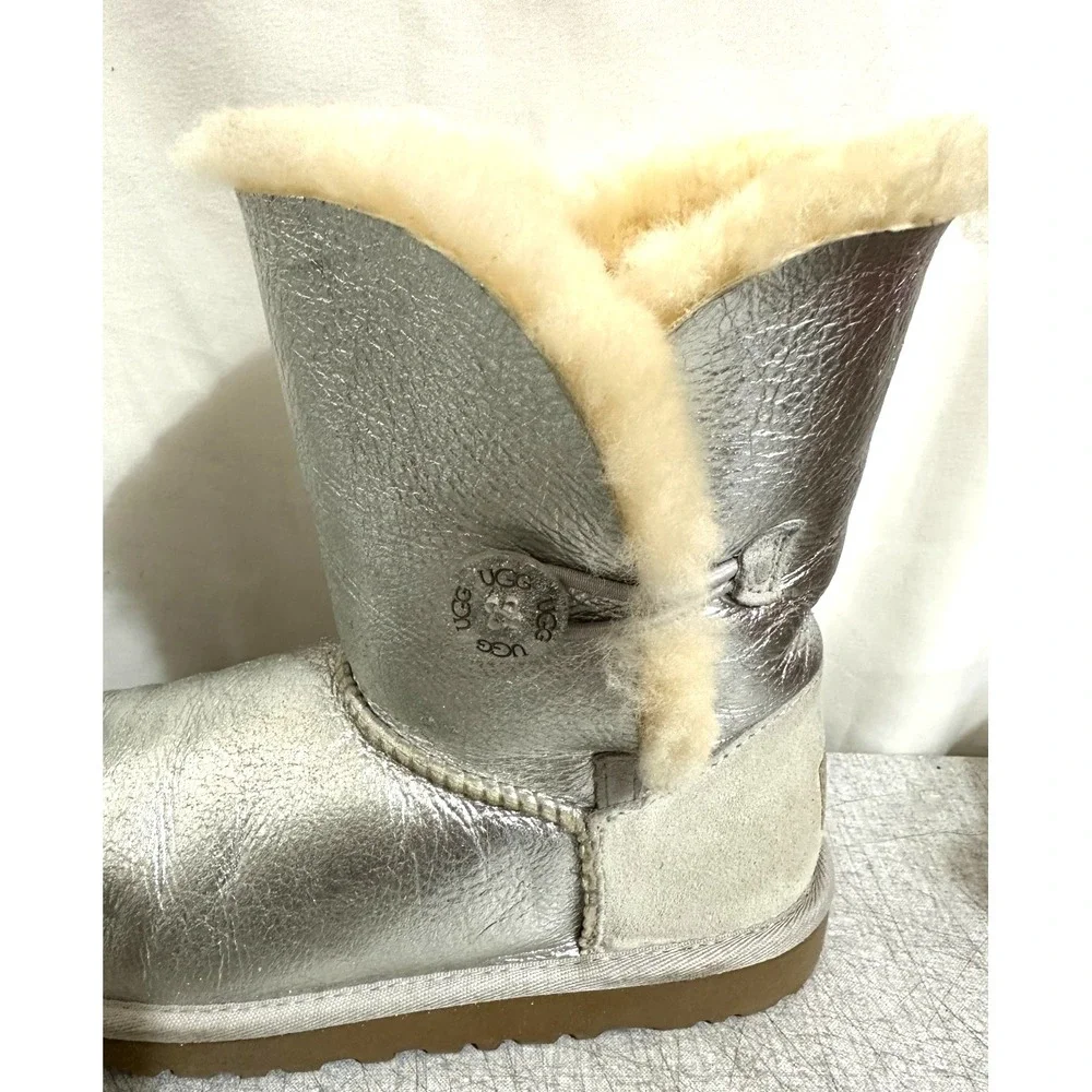 UGG Bailey Button Youth Girl's Size 3 Metallic Silver Short Shearling Boots